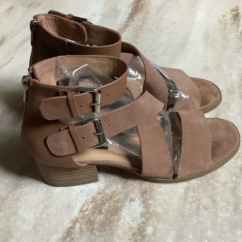 😍 Steven By Steve Madden Tan Strappy Heels😍